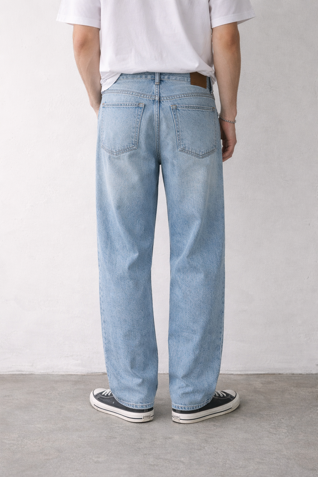 Light denim blue baggy