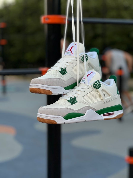 Nike SB x Air Jordan 4